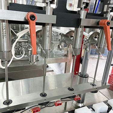 Máy nạp kem bốn vòi tùy chỉnh Đường nạp chu kỳ chất lỏng