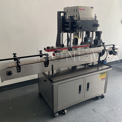 Bốn bánh xe tự động thiết bị nắp nắp chuông chai tròn máy niêm phong nắp
