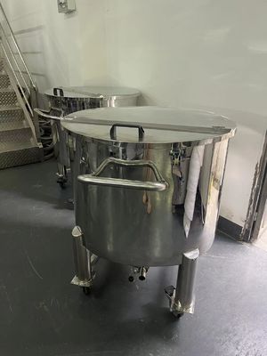 Sanitary RO Nhà máy xử lý nước bể thép không gỉ bể lưu trữ nửa nắp mở